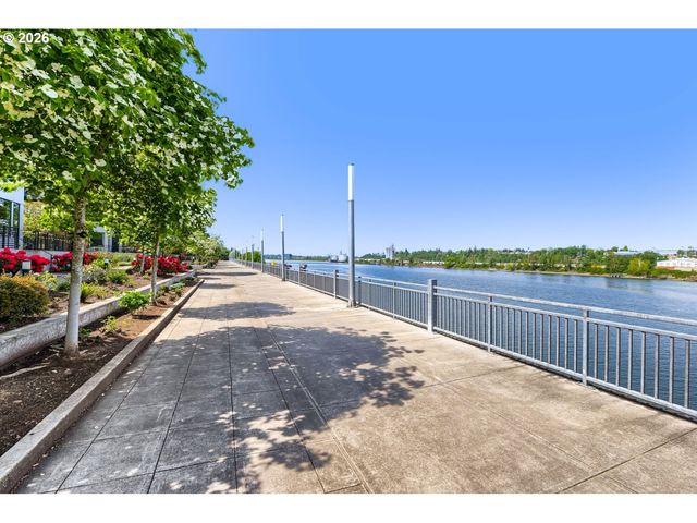 1616 Nw RIVERSCAPE St, Portland, OR 97209