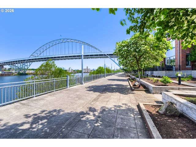 1616 Nw RIVERSCAPE St, Portland, OR 97209