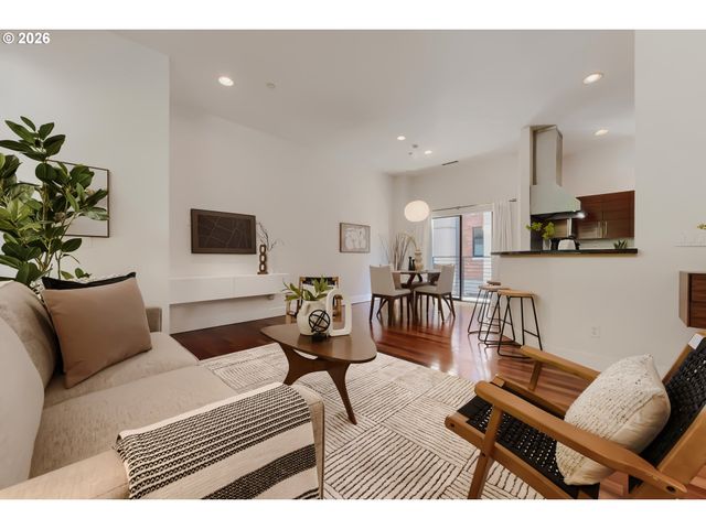 1616 Nw RIVERSCAPE St, Portland, OR 97209