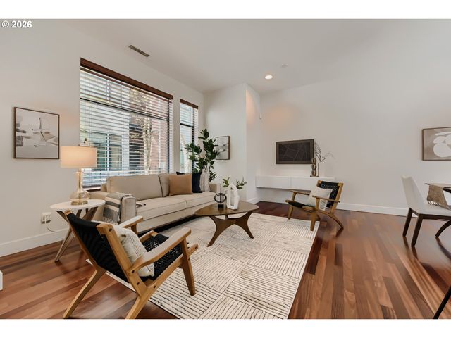 1616 Nw RIVERSCAPE St, Portland, OR 97209