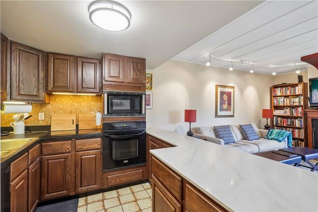 305 Hay Street 3-B, Regent Square, PA 15221