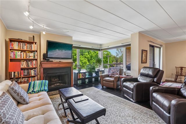305 Hay Street 3-B, Regent Square, PA 15221