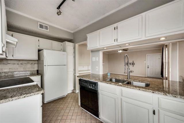 8750 Park Lane C-136, Dallas, TX 75231