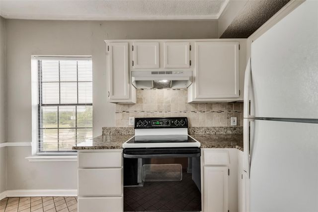 8750 Park Lane C-136, Dallas, TX 75231
