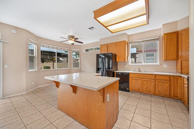 1922 Northgate Dr, Manteca, CA 95336