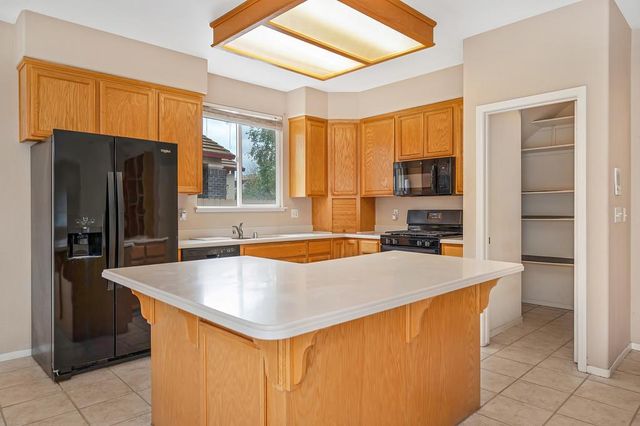 1922 Northgate Dr, Manteca, CA 95336