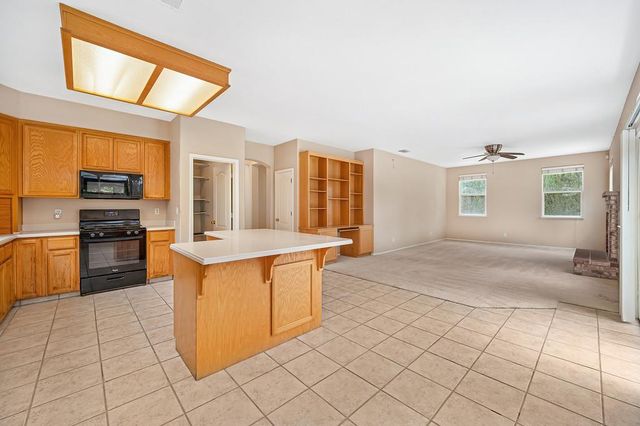 1922 Northgate Dr, Manteca, CA 95336