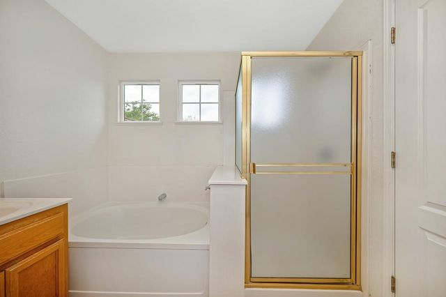 1922 Northgate Dr, Manteca, CA 95336