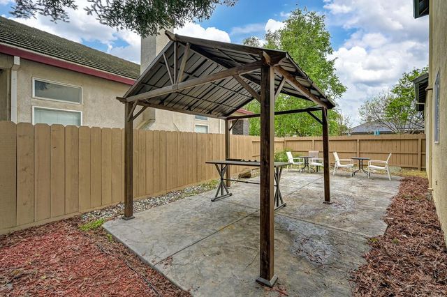 1922 Northgate Dr, Manteca, CA 95336