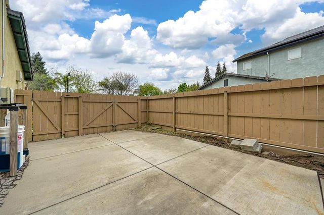 1922 Northgate Dr, Manteca, CA 95336