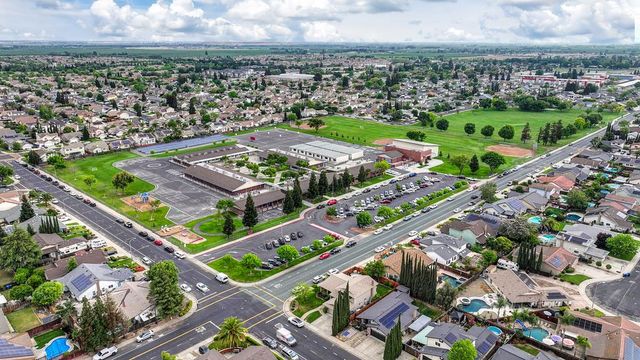 1922 Northgate Dr, Manteca, CA 95336