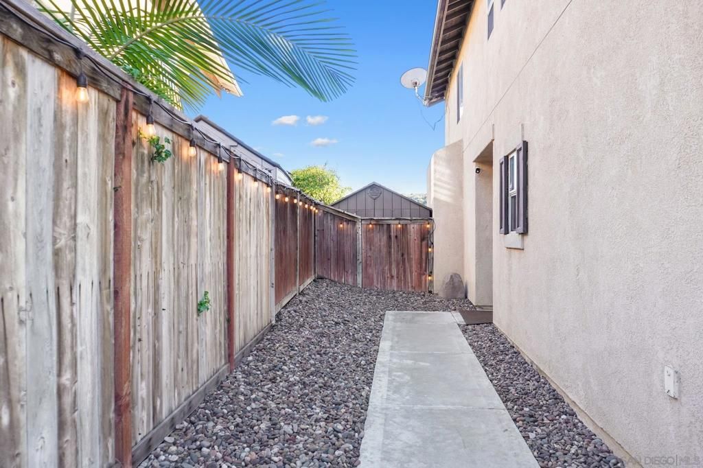 Image 2 of property listing at 5031 Cimarron Way, San Diego, CA 92154