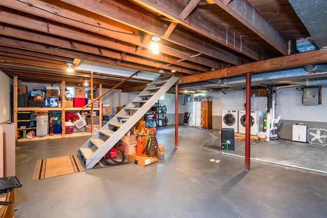 221 W Parkwood Avenue, Springfield, OH 45506