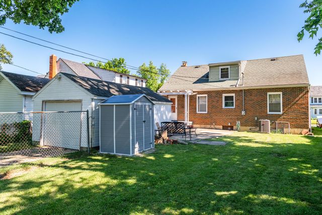 221 W Parkwood Avenue, Springfield, OH 45506