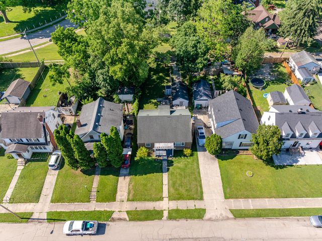 221 W Parkwood Avenue, Springfield, OH 45506
