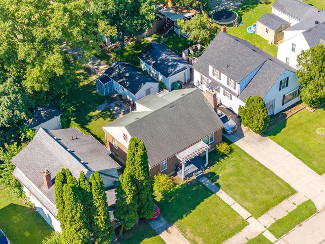 221 W Parkwood Avenue, Springfield, OH 45506