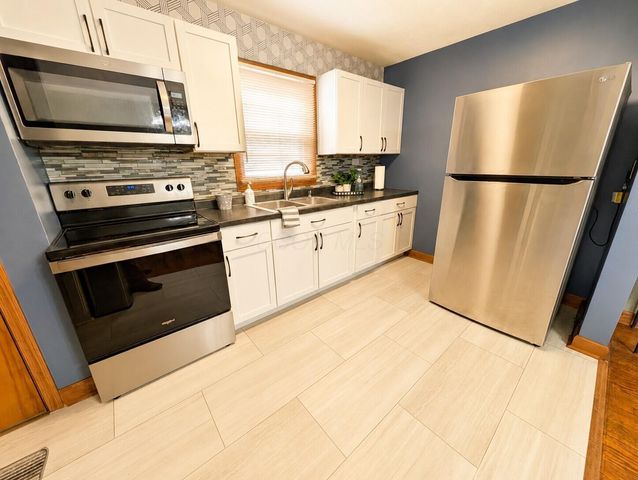 221 W Parkwood Avenue, Springfield, OH 45506