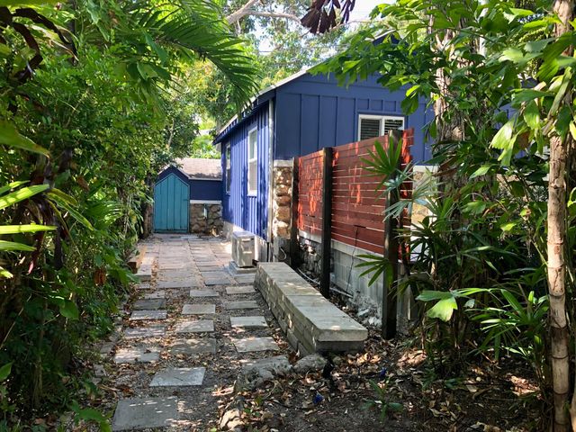 824 35th Street, West Palm Beach, FL 33407