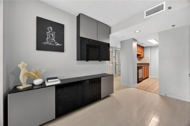 1280 W Peachtree NW Street 2708, Atlanta, GA 30309