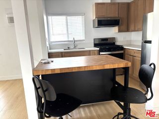 132 N Normandie Avenue 4, Los Angeles, CA 90004