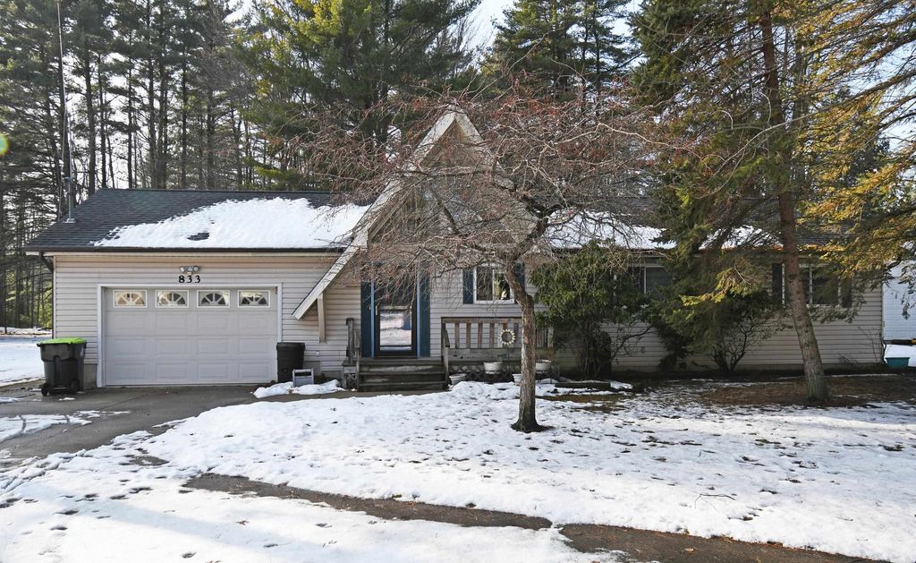 833 Newman Street, East Tawas, MI 48730