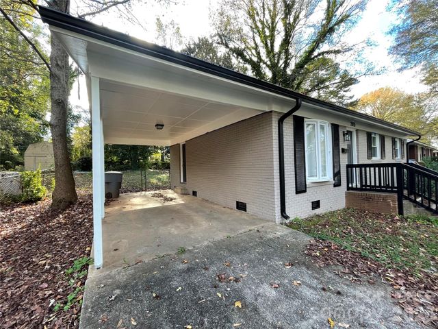 2815 Ravencroft Drive, Charlotte, NC 28208