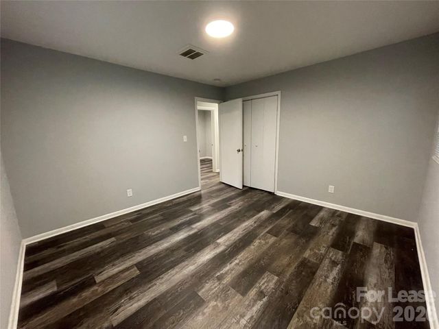 2815 Ravencroft Drive, Charlotte, NC 28208