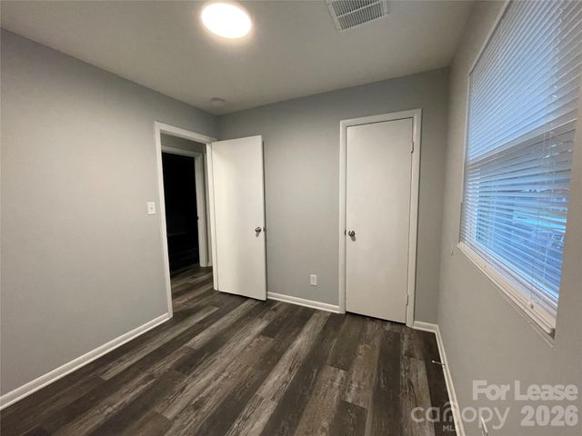 2815 Ravencroft Drive, Charlotte, NC 28208