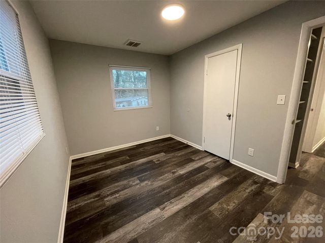 2815 Ravencroft Drive, Charlotte, NC 28208