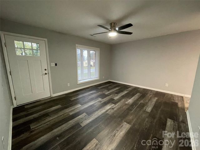 2815 Ravencroft Drive, Charlotte, NC 28208