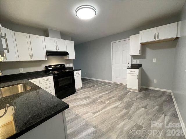 2815 Ravencroft Drive, Charlotte, NC 28208
