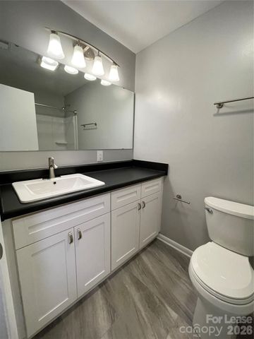 2815 Ravencroft Drive, Charlotte, NC 28208