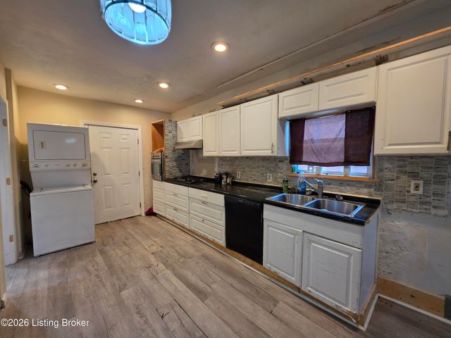 3234 Herman St, Louisville, KY 40212