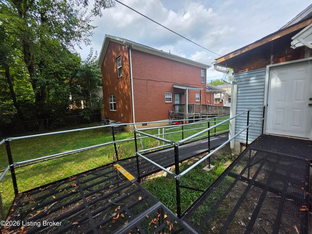 3234 Herman St, Louisville, KY 40212