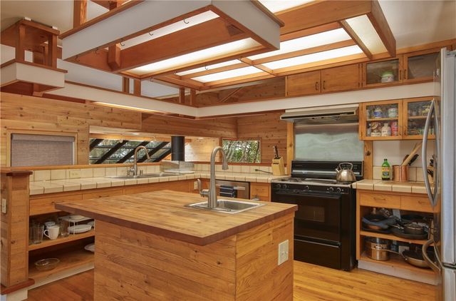 1021 Hillcrest, Cambria, CA 93428