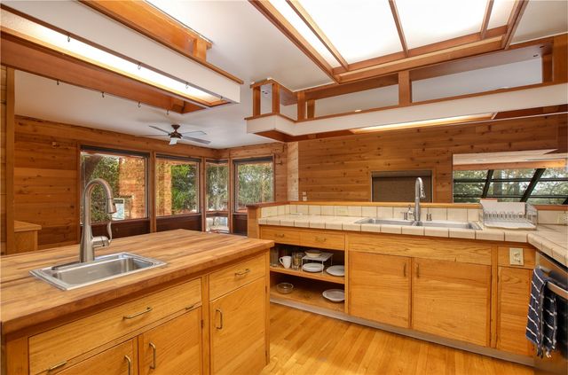 1021 Hillcrest, Cambria, CA 93428