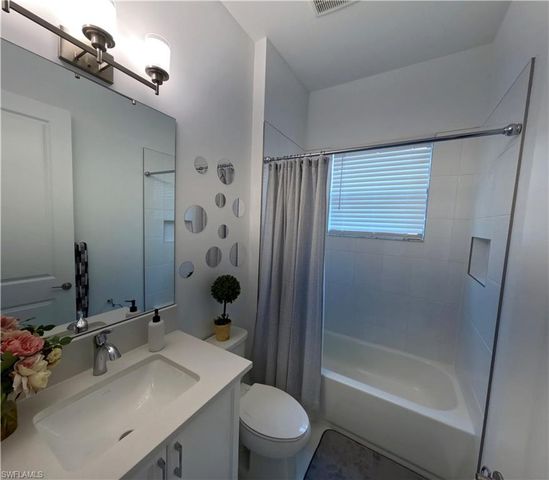 12830 Hawkins DR, Estero, FL 33928