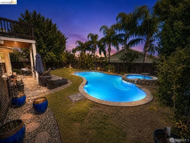5032 Arrowhead Ct, Antioch, CA 94531