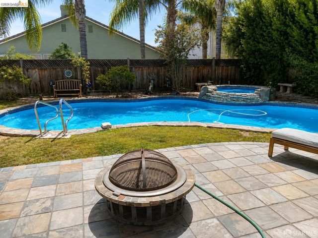 5032 Arrowhead Ct, Antioch, CA 94531