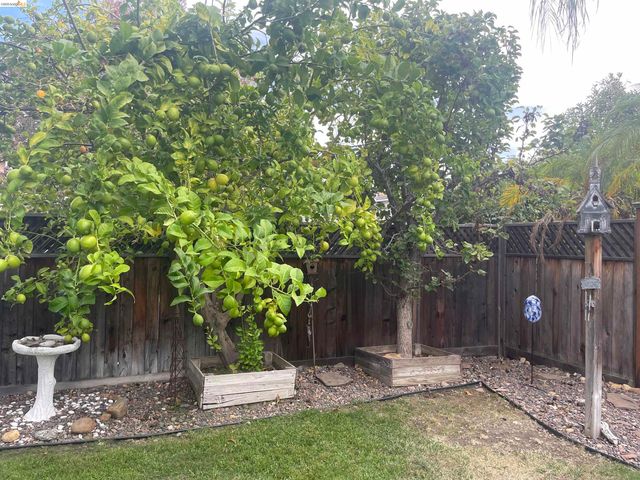 5032 Arrowhead Ct, Antioch, CA 94531