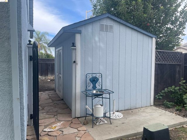 5032 Arrowhead Ct, Antioch, CA 94531