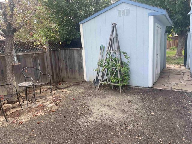 5032 Arrowhead Ct, Antioch, CA 94531