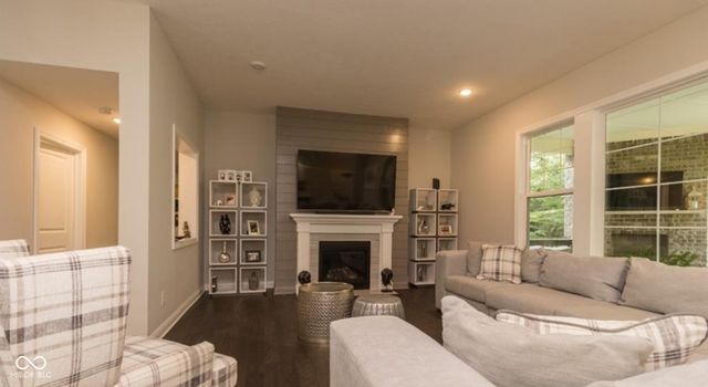 5146 Oak Ridge Trail, Columbus, IN 47201