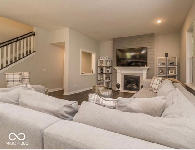 5146 Oak Ridge Trail, Columbus, IN 47201