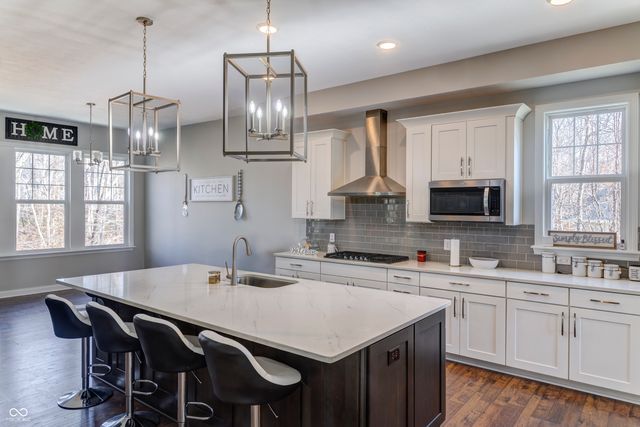 5146 Oak Ridge Trail, Columbus, IN 47201