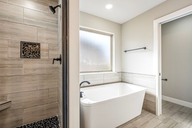 16 Smart Lane, Bella Vista, AR 72715