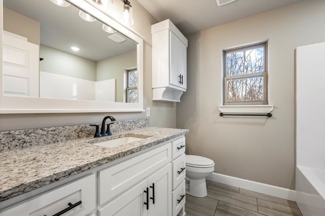 16 Smart Lane, Bella Vista, AR 72715