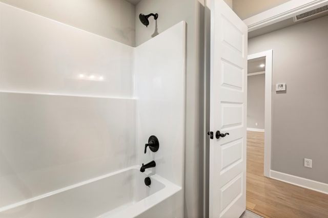 16 Smart Lane, Bella Vista, AR 72715