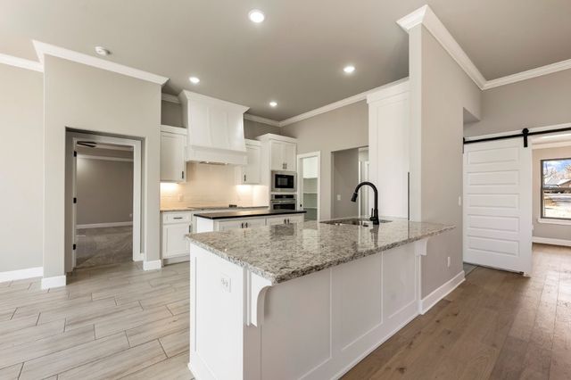 16 Smart Lane, Bella Vista, AR 72715