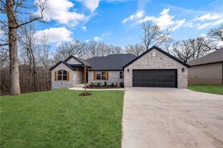 16 Smart Lane, Bella Vista, AR 72715